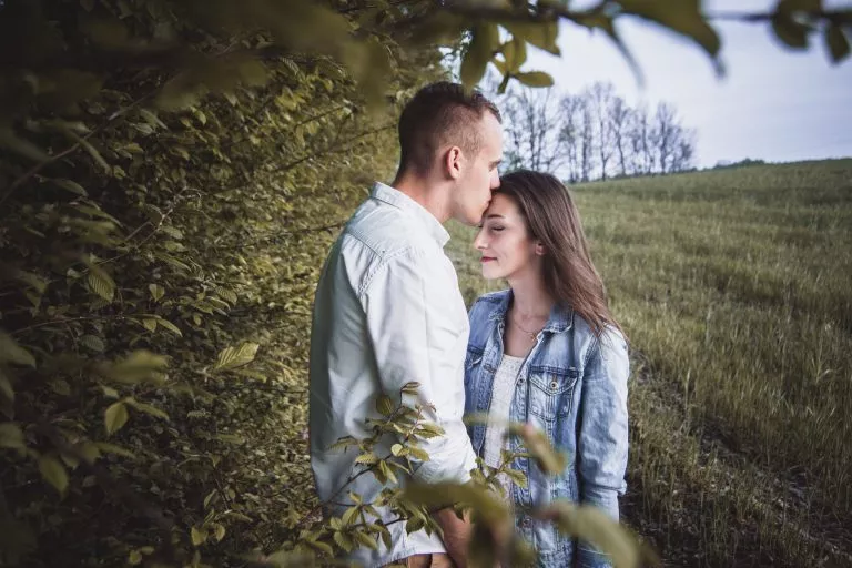 Romantyczna sesja plenerowa w Niezabyszewie k. Bytowa- Ola i Paweł