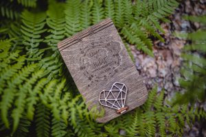 pudełko drewniane na pendrive, kraina drwala, rompska fotografia