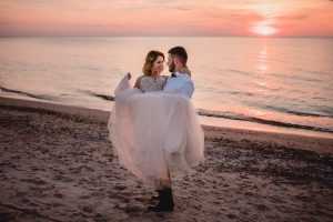 Suknia ślubna: Salon mody ślubnej Madonna w Gdyni fotograf koszalin barbara rompska