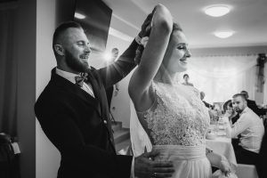 pierwszy taniec, wesele pokoje gościnne Aga Mielenko, fotograf koszalin, rompska barbara