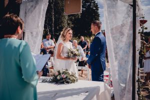 Rustykalny ślub cywilny w plenerze- Ranczo Panderossa fotograf szczecinek koszalin rompska barbara