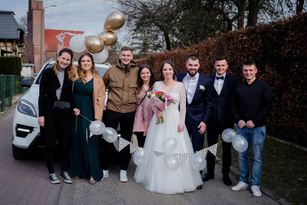 fotograf na wesele, Sławno, Barbara  Rompska, para młoda, brama weselna, balony
