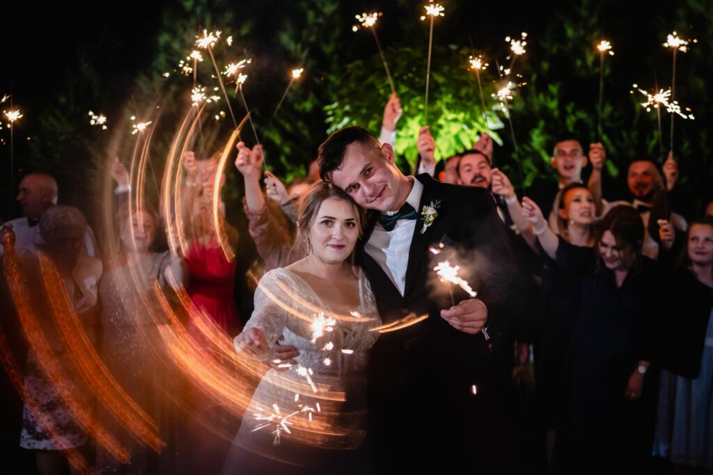 zabawa weselna, Mon Cherri, Włynkówko, Słupsk, fotograf Koszalin, Barbara Rompska, zimne ognie