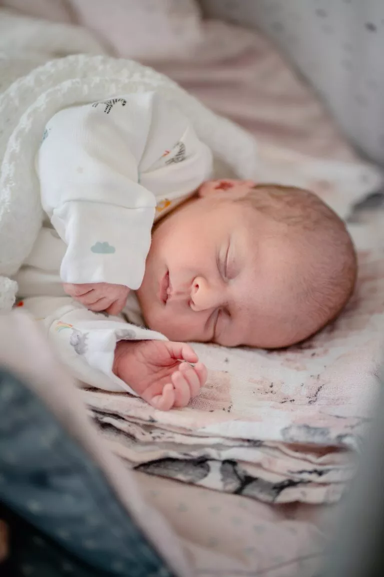 Domowa sesja rodzinna z bliźniakami – zdjęcie 14