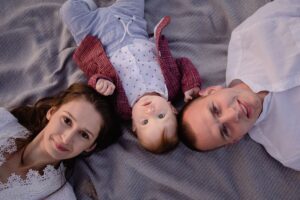 plenerowa sesja rodzinna, fotograf Koszalin, Barbara Rompska, zdjęcia rodzinne Kołobrzeg, portret rodzinny,