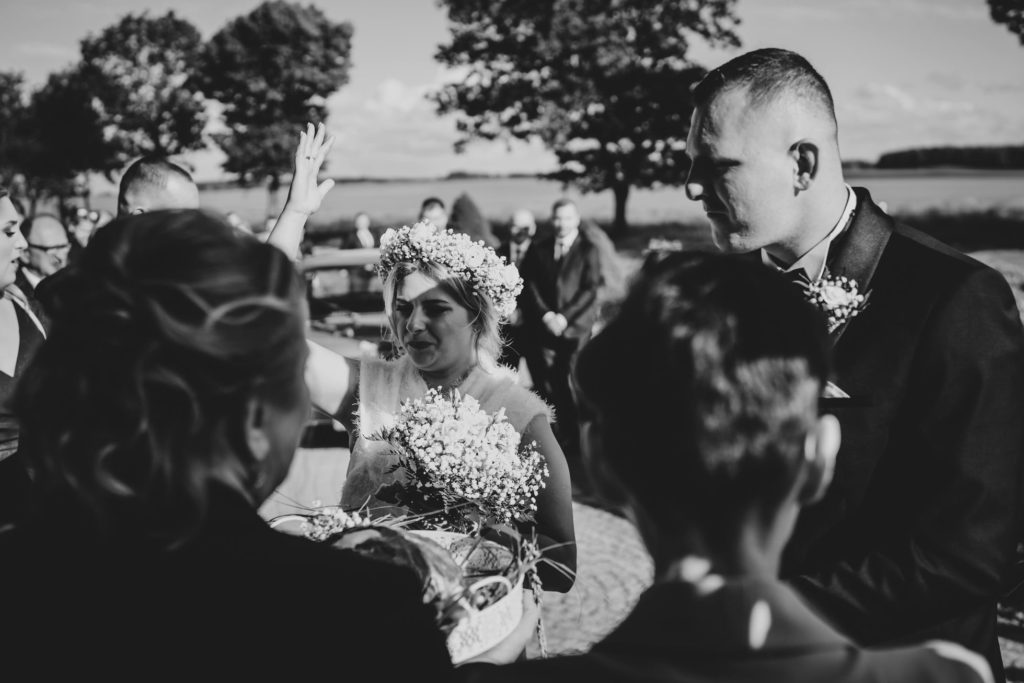 wesele w Sławnie, Rompska Fotografia, Koszalin, fotograf ślubny, Dworek Golikowo, para młoda, powitanie, 
