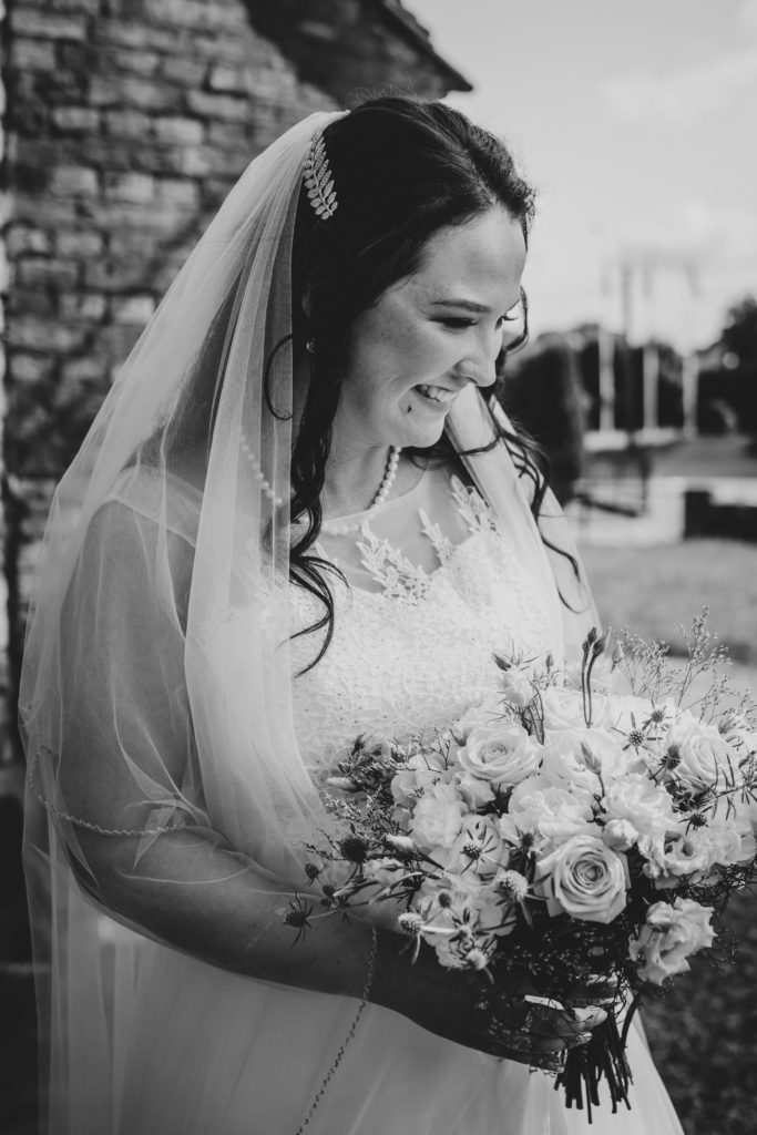 przygotowania, Sławno, fotograf na wesele, zdjęcia ślubne, Barbara Rompska, panna młoda, bukiet ślubny