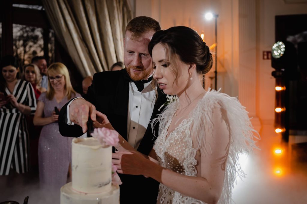 wesele w pałacu, fotograf ślubny,  Rompska Fotografia, Koszalin, Hotel Bursztynowy Pałac, Strzekęcino, tort