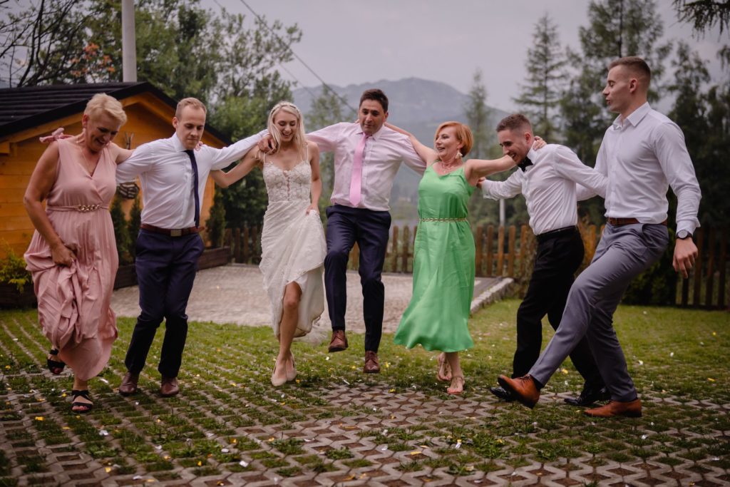 Willa Cztery Pory Roku, Kościelisko, Zakopane, fotografia ślubna, wesele w górach, Barbara Rompska, reportaż ślubny, zabawa, taniec, przyjęcie weselne
