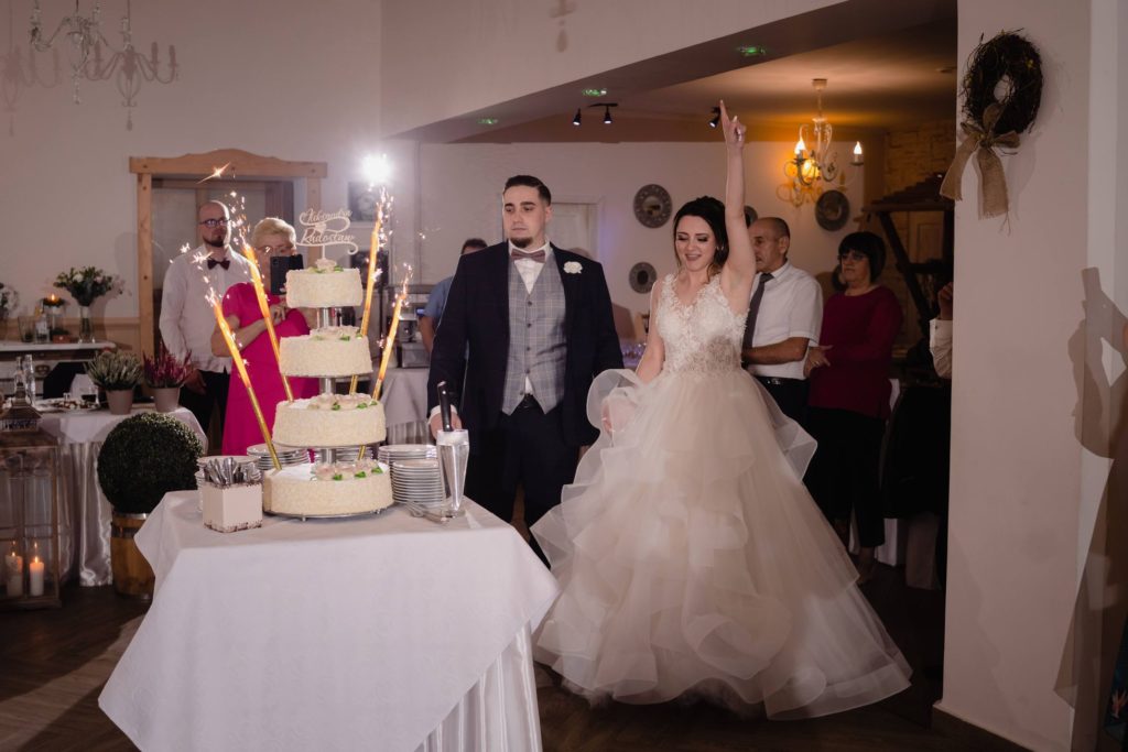 fotograf na wesele, fotografia ślubna, Barbara Rompska, zachodniopomorskie,  sala weselna Bukowiec, Świdwin, tort