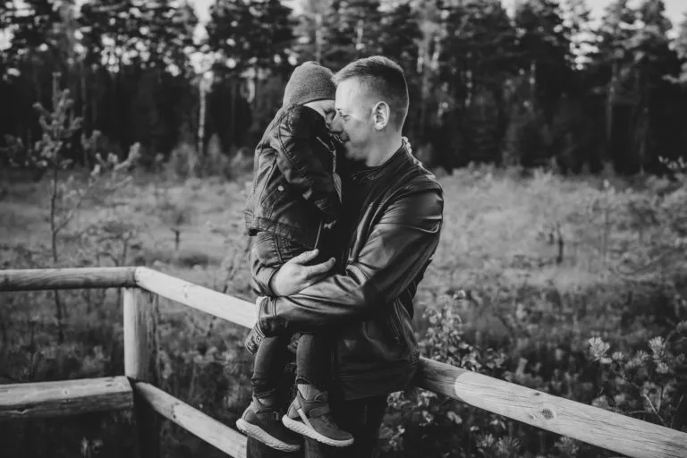 Rodzinna sesja ciążowa w lesie koło Koszalina – zdjęcie 11